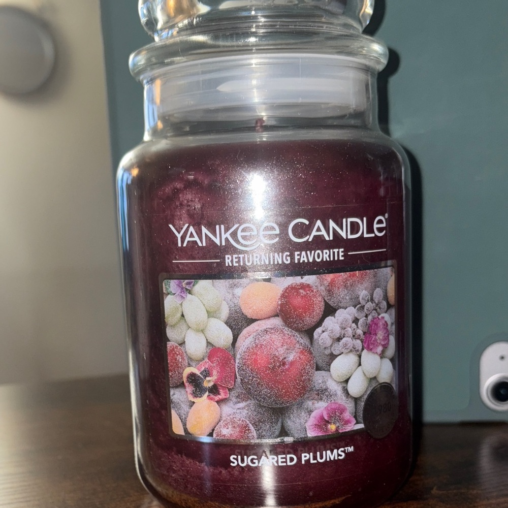 Yankee Candle Sugared Plums 22 oz